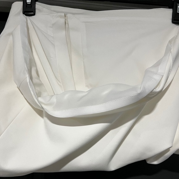 Express White Skirt. SZ 14. NWT - Picture 3 of 3